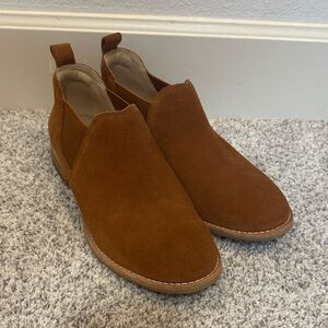 Clarks Suede Womens Loafers. NWOB